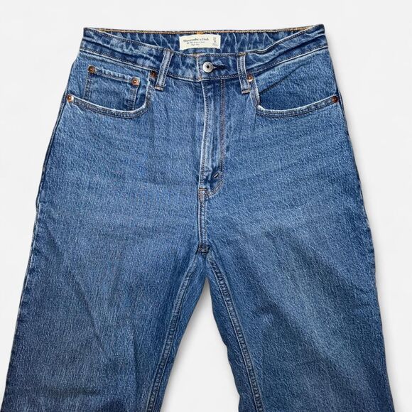 Abercrombie & Fitch 90s Relaxed High-Rise Wide-Leg Medium-Wash Blue Jeans - Picture 3 of 8
